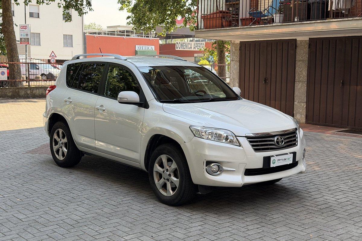TOYOTA RAV4 2.2 D-4D 150 CV DPF Exclusive
