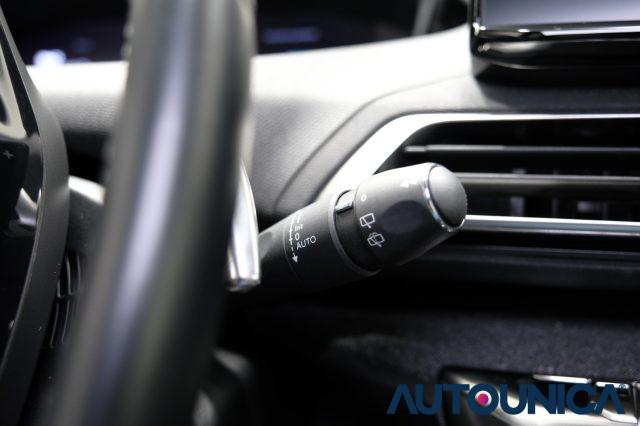 PEUGEOT 3008 Hybrid4 300 E-EAT8 ALLURE PACK FULL LED