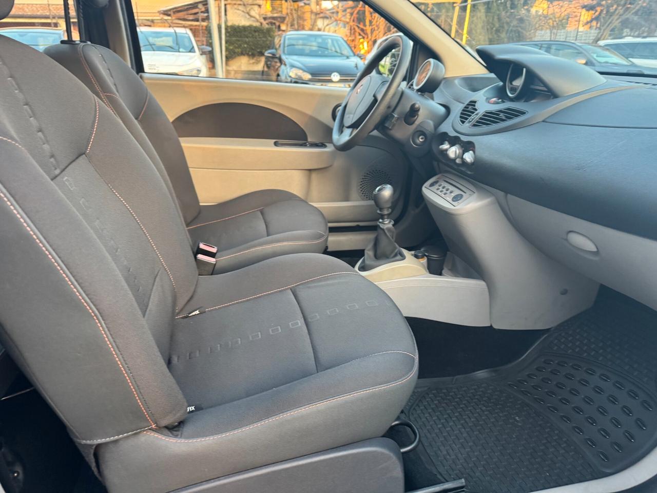 Renault Twingo 1.2 16V Confort