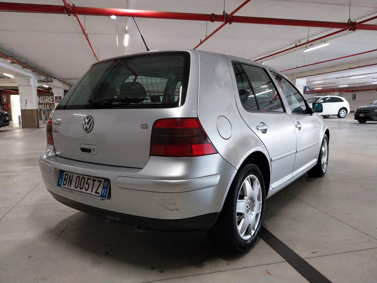 Volkswagen Golf 1.6 16V cat 5 porte Highline