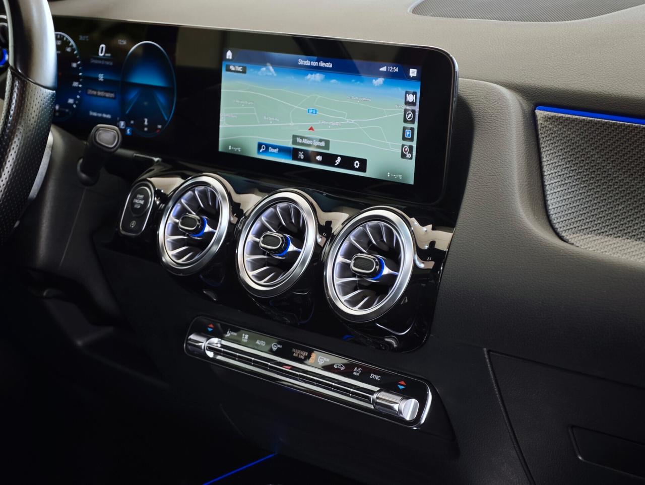 Mercedes GLA 200d Auto Premium AMG TETTO 2023