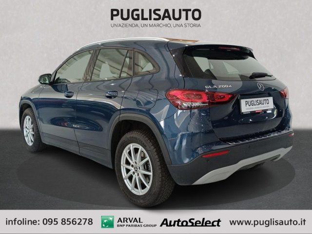 MERCEDES-BENZ GLA 200 d Automatic Business Extra