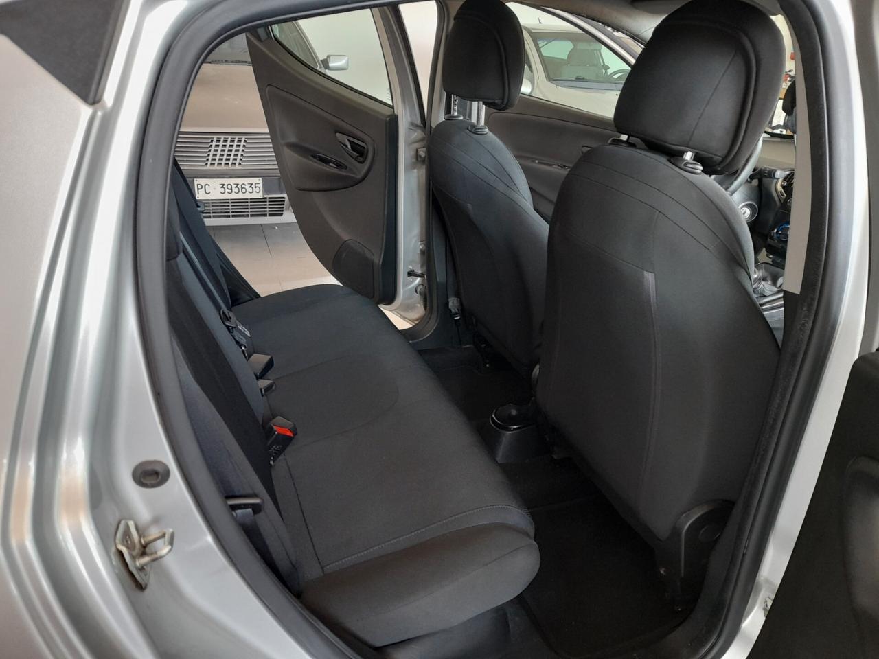 Lancia Ypsilon 1.2 69 CV 5 porte S&S Platinum