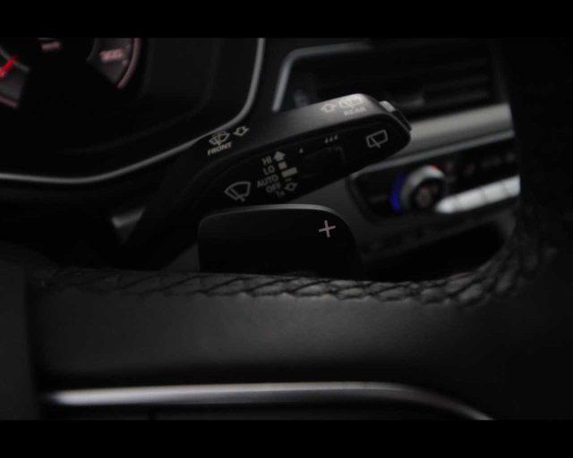 AUDI A4 Avant 35 TFSI S tronic S line edition