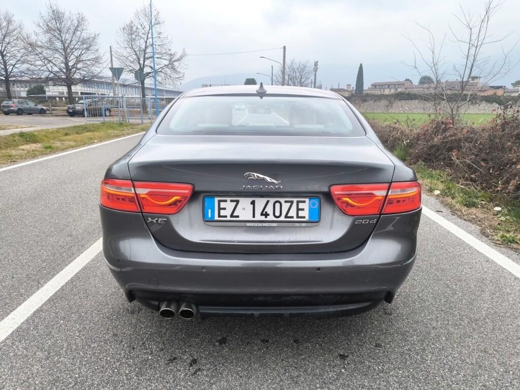 JAGUAR XE 2,0 180CV- AUTOMATICA-EURO 6- MOTORE NUOVO