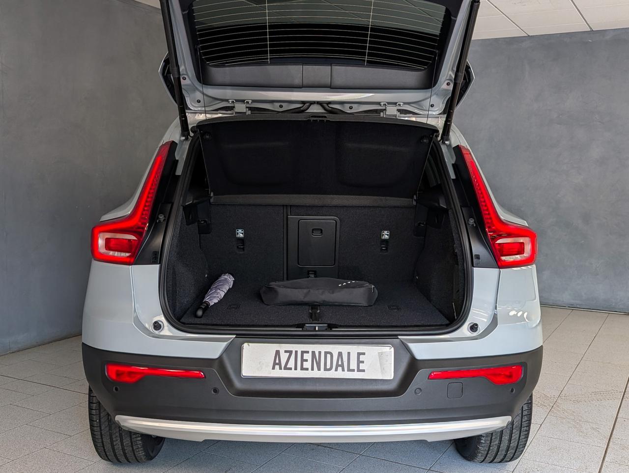Volvo XC40 2.0 b3 MHEV 163cv Automatic Core Essential