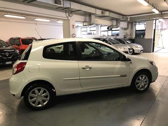 Renault Clio Clio III 2009 3p 1.2 16v Live!