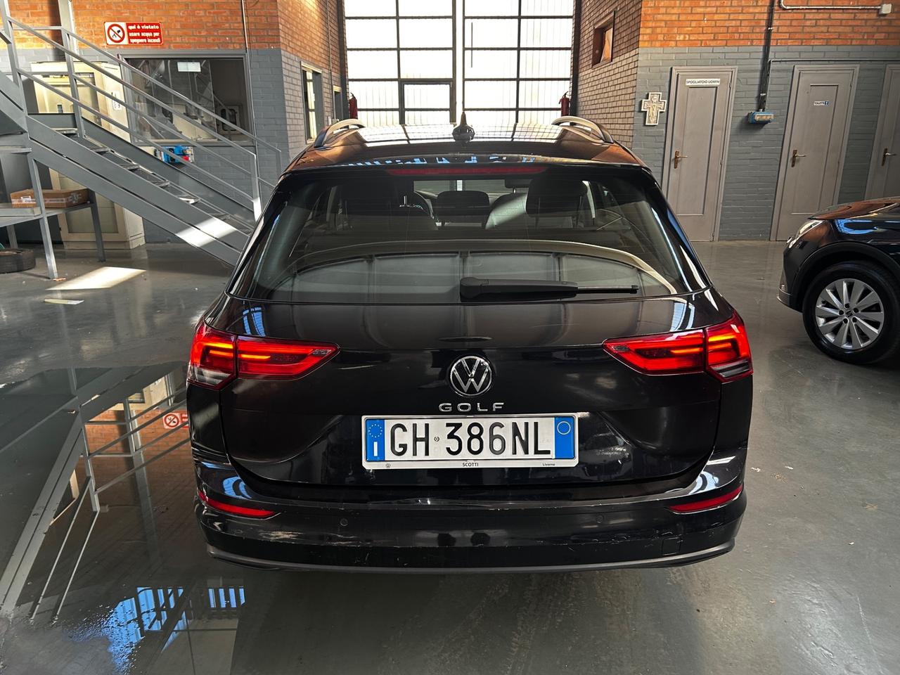 Volkswagen Golf variant 2.0 TDI 115 CV SCR Life Neopatentati