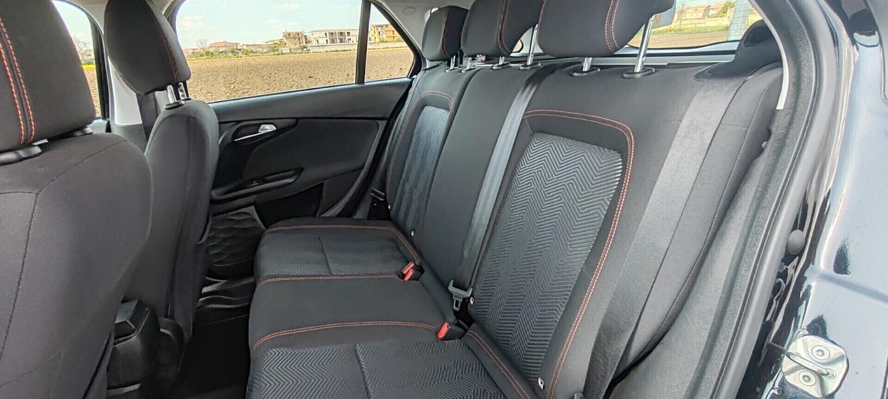 Fiat Tipo 1.6 Mjt S&S SW Cross GARMIN