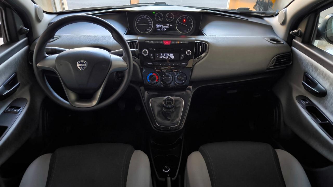 Lancia Ypsilon 1.2 69 CV 5 porte S&S Silver