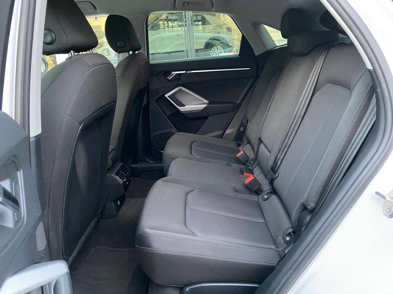 AUDI Q3 SPB 45 TFSI S-TRONIC NAVY LED Cam 2021