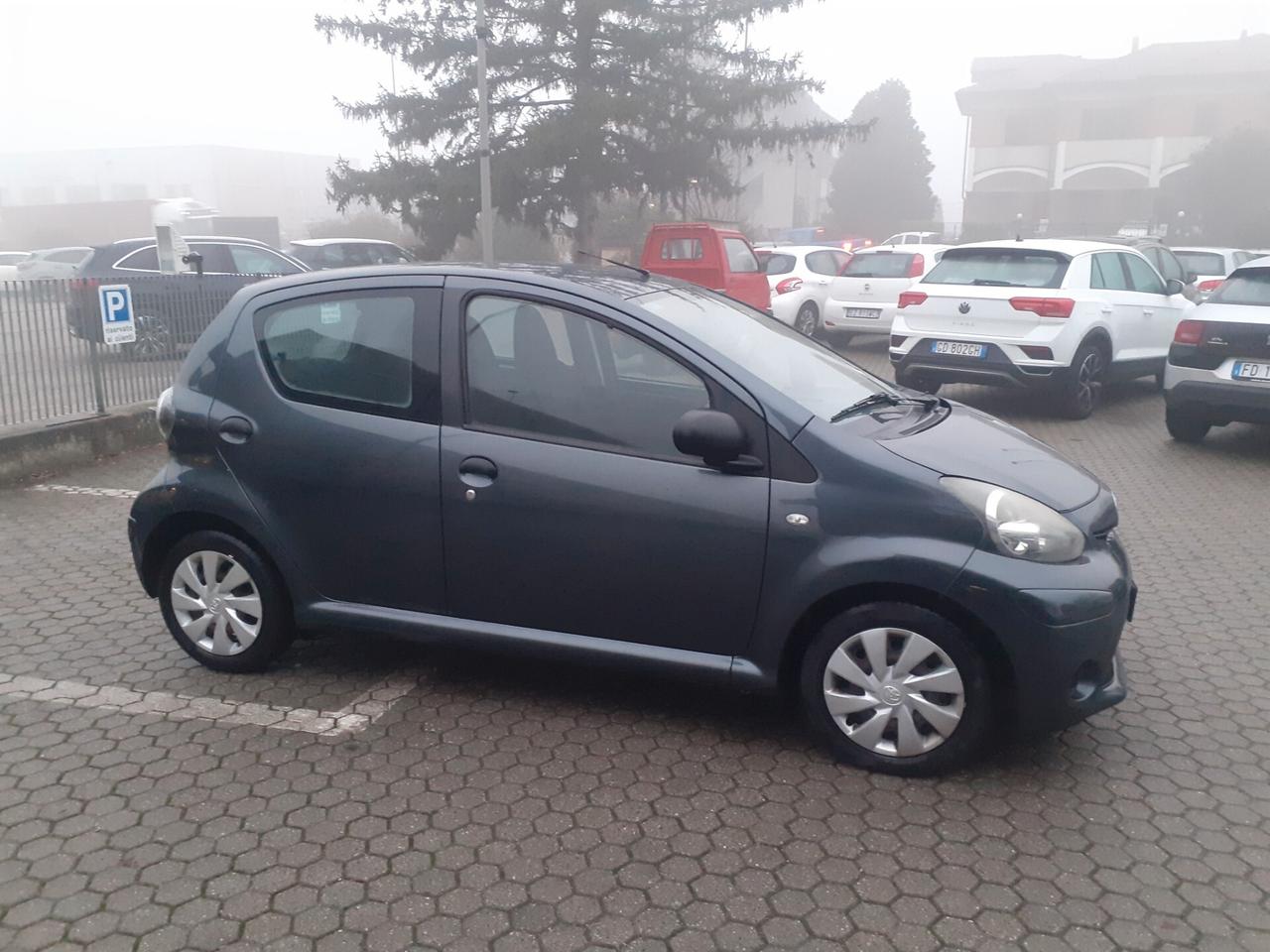 Toyota Aygo 1.0 12V VVT-i 5 porte Cool Soda Connect