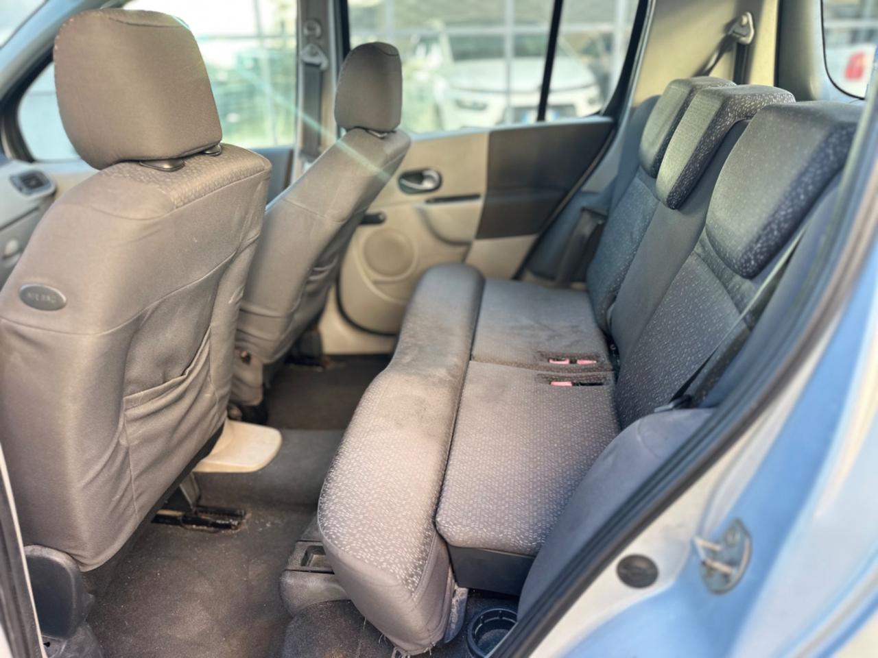 Renault Modus 1.5 dCi 65CV Gancio traino 2005