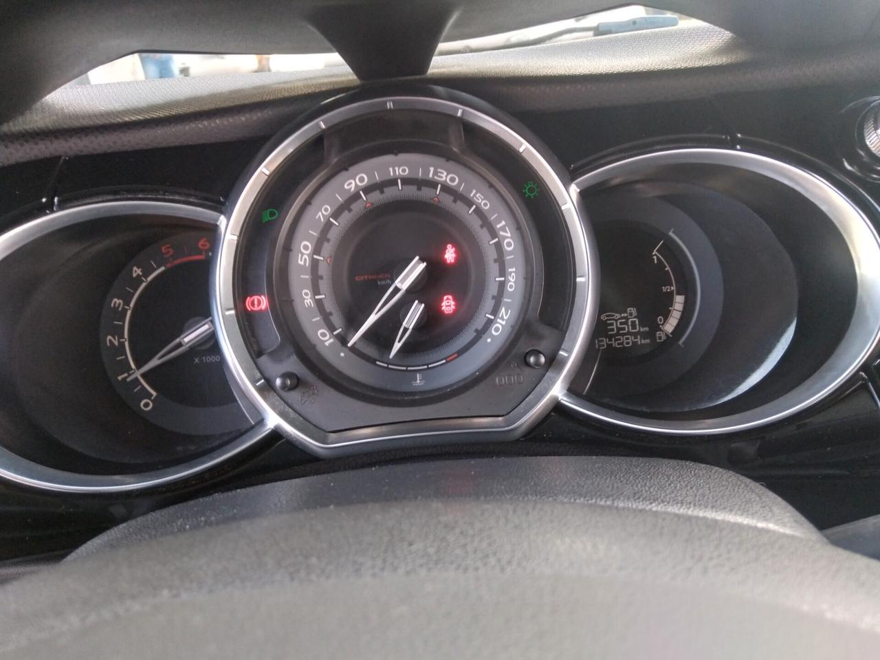 DS3 1.4 HDi 68cv sport-chic x neopatentati