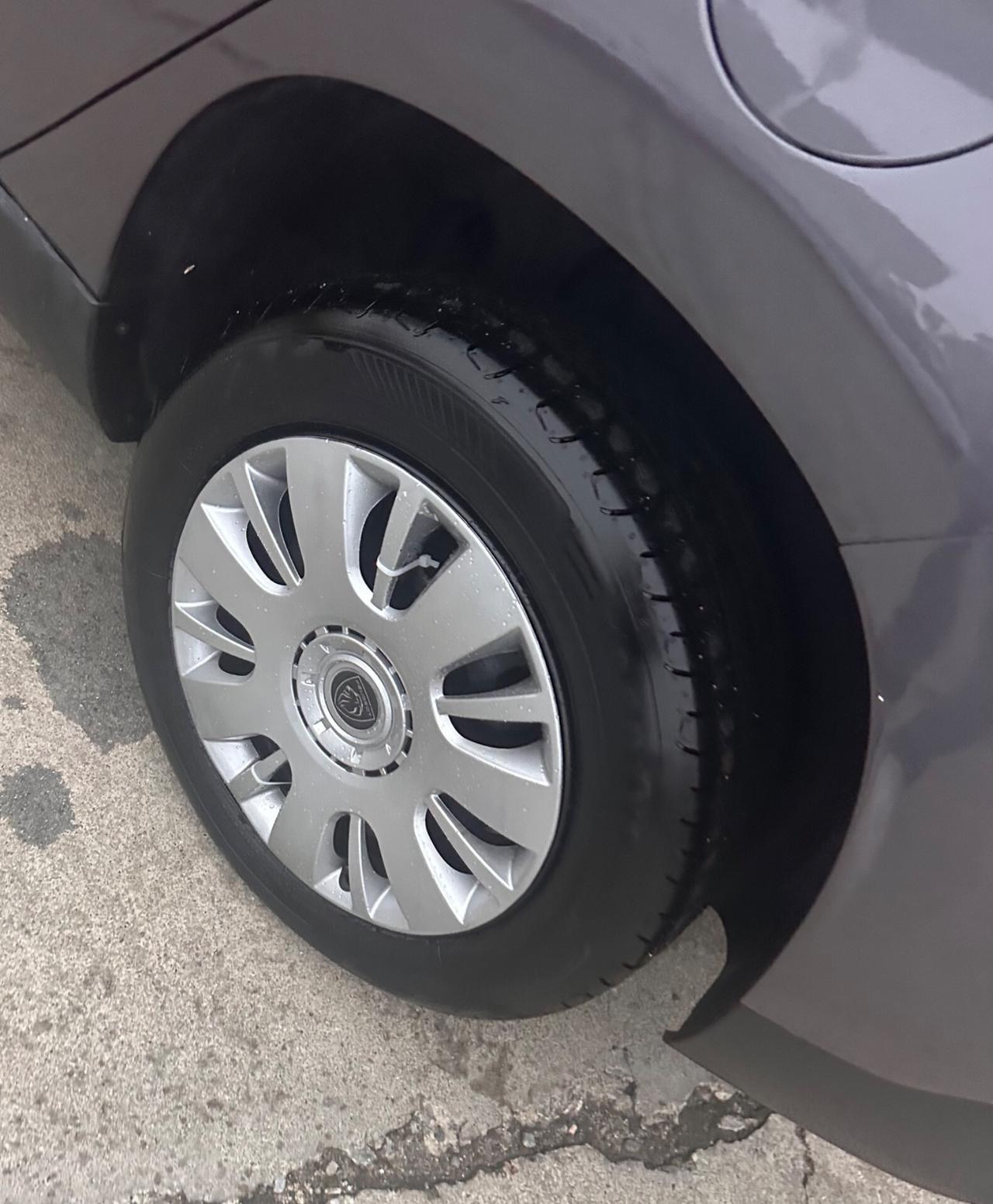 Peugeot 2008 1.4 HDi 68CV Active
