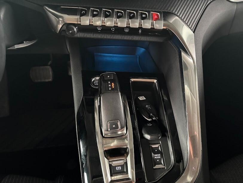 Peugeot 3008 BlueHDi 130 EAT8 Allure 78.000km
