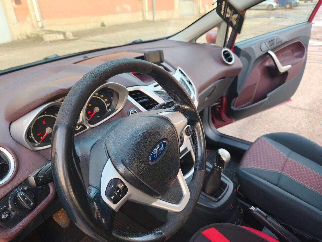 Ford Fiesta Titanium 2010---1.4 Benzina GPL