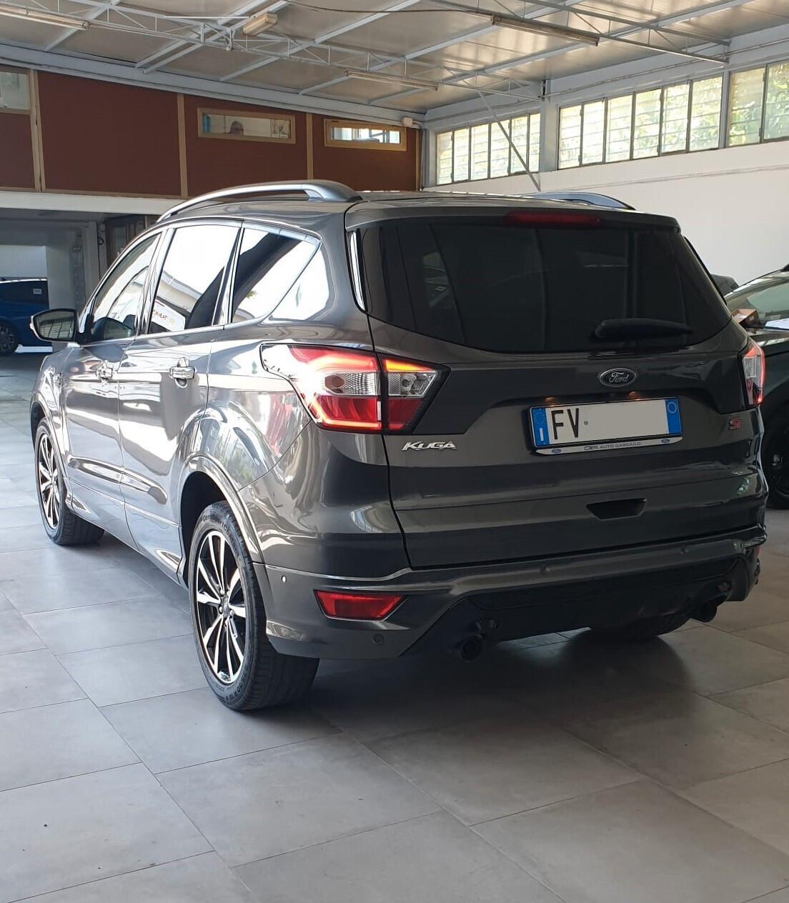 Ford Kuga 1.5 TDCI 120 CV S&S 2WD ST-Line