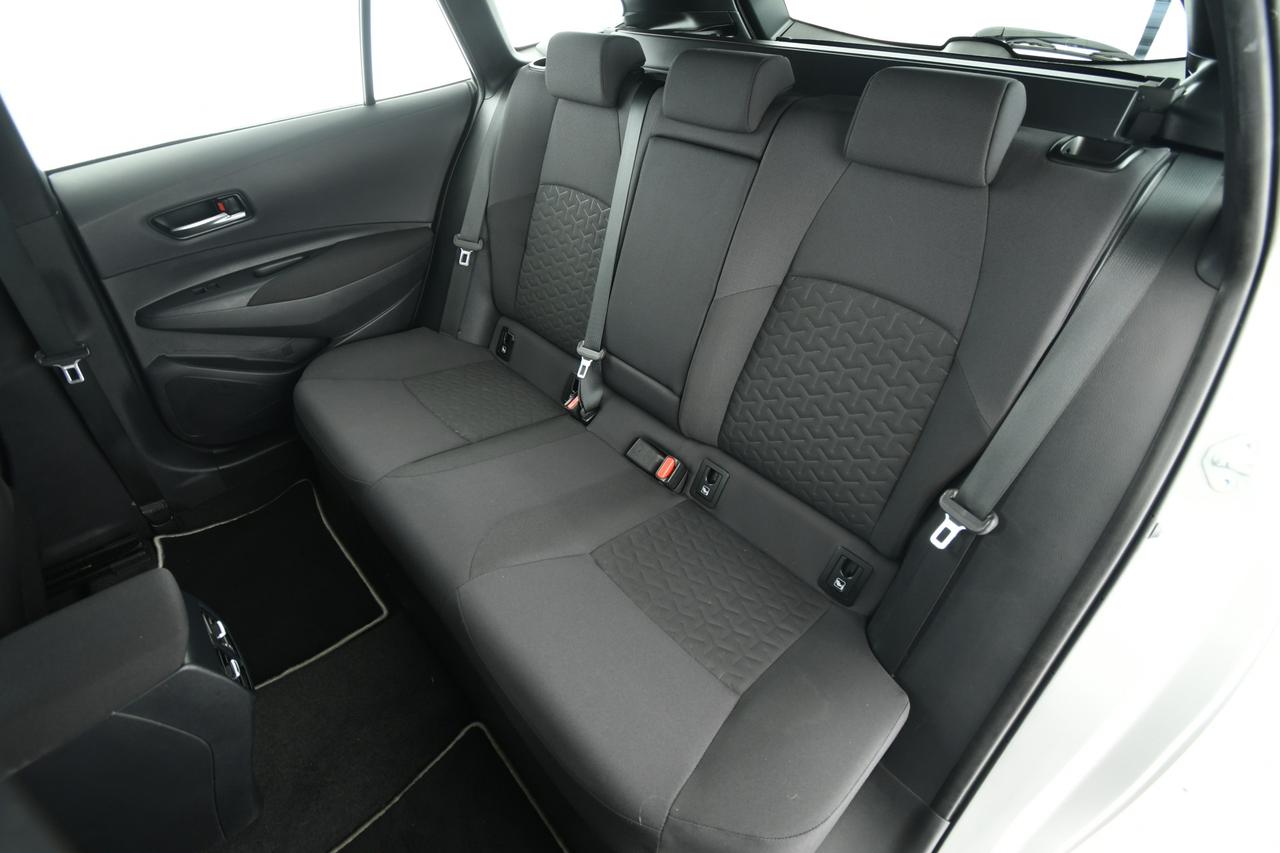 TOYOTA Corolla Touring Sports 1.8h Business cvt CAMERA+ACC+APP CONNECT