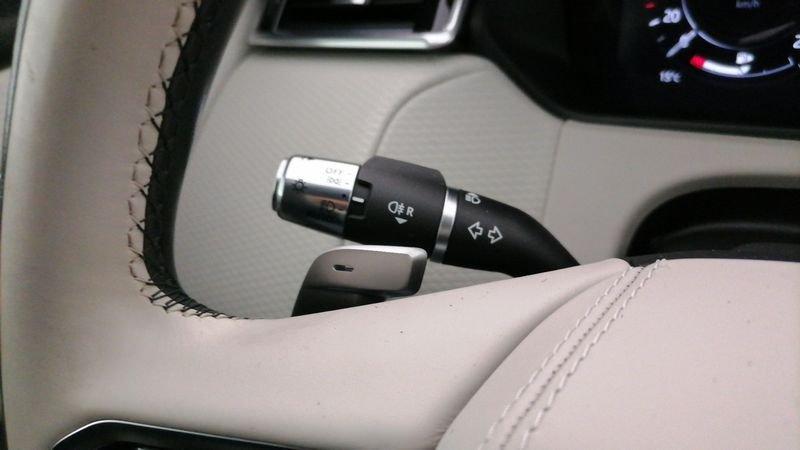 Land Rover Range Rover Velar 2.0d i4 mhev R-Dynamic S 4wd 204cv auto