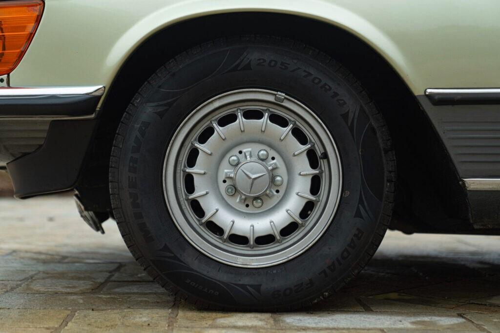 Mercedes-benz 500 SLC - MER00322