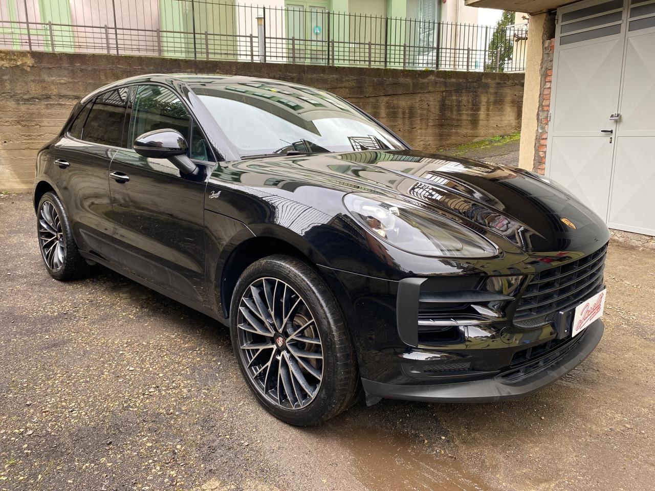 Porsche Macan 2.0 tetto panoramico 245 cv