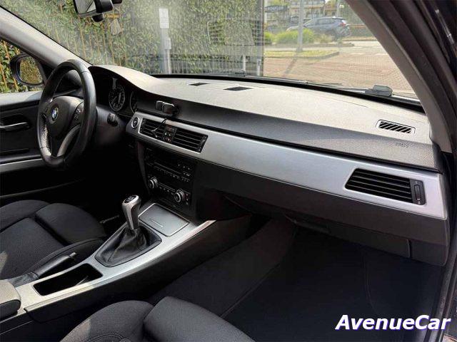 BMW 320 d BERLINA ATTIVA XENO CERCHI 17'' SEDILI SPORTIVI