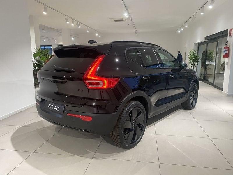 Volvo XC40 B3 163+11 CV Mild Hybrid Automatico Ultra Black Edition