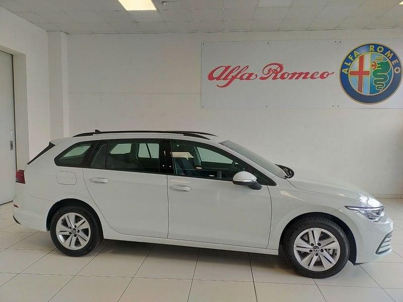 Volkswagen Golf Variant 8 2.0 TDI SCR DSG Life 115cv KM0