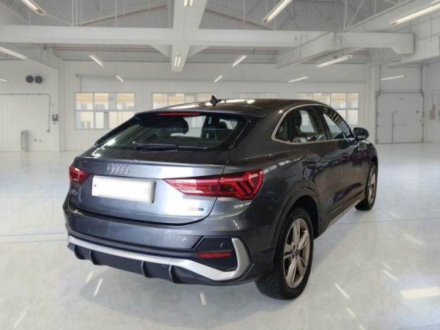 AUDI Q3 35 TDI quattro S tronic S line edition