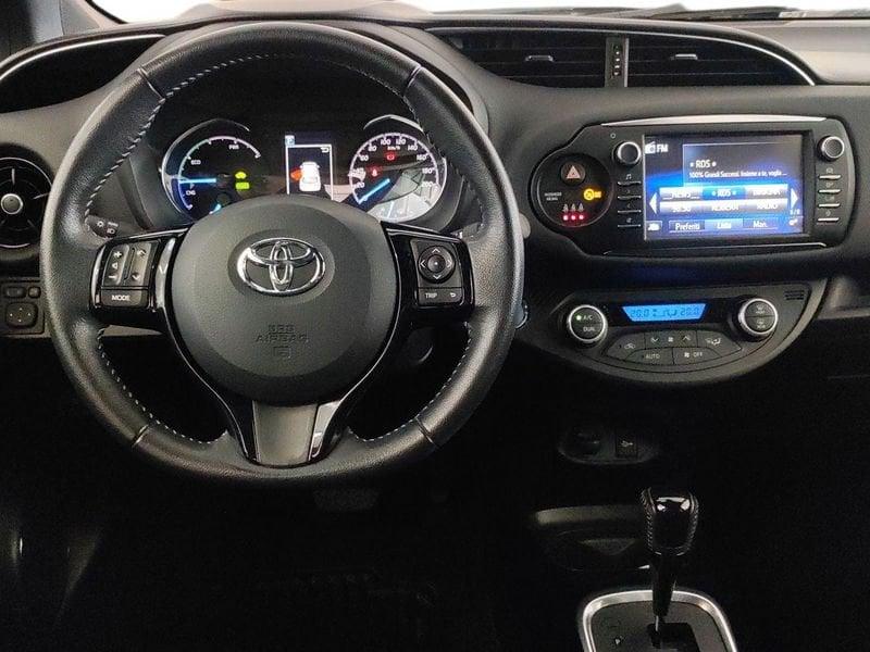 Toyota Yaris 1.5 Hybrid 5 porte Lounge Red/Black AREA C FREE