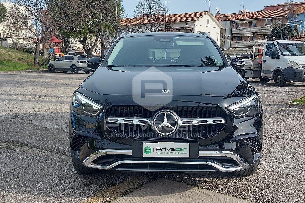MERCEDES GLA 180 Automatic Progressive Advanced Plus
