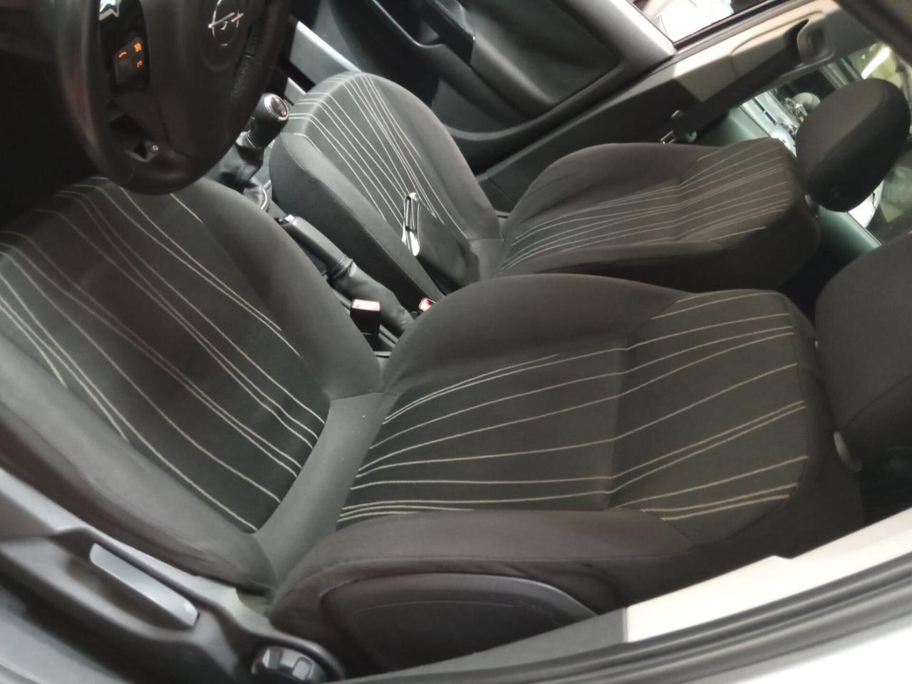 Opel Corsa 1.2 5 porte Club Benzina/Metano