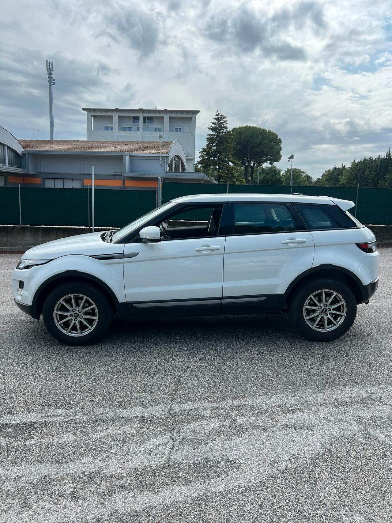 Land Rover Range Rover Evoque Range Rover Evoque 2.2 TD4 5p. Pure
