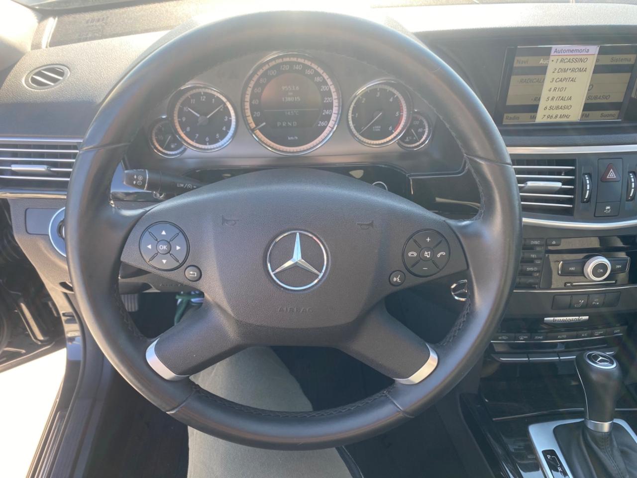 Mercedes-benz E 220 CDI BlueEFFICIENCY Avantgarde