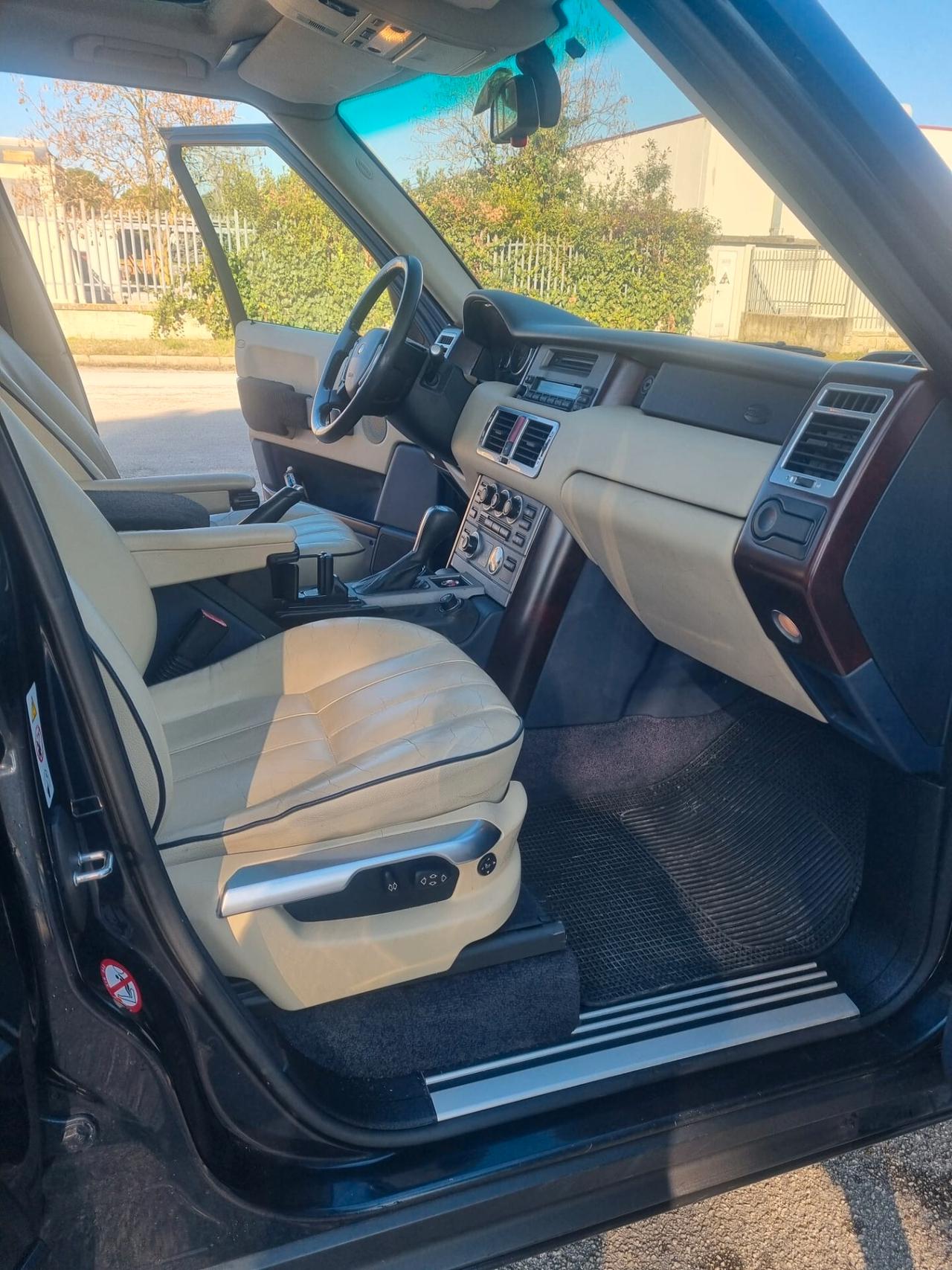 Land Rover Range 3.0 Td6 Vogue Foundry