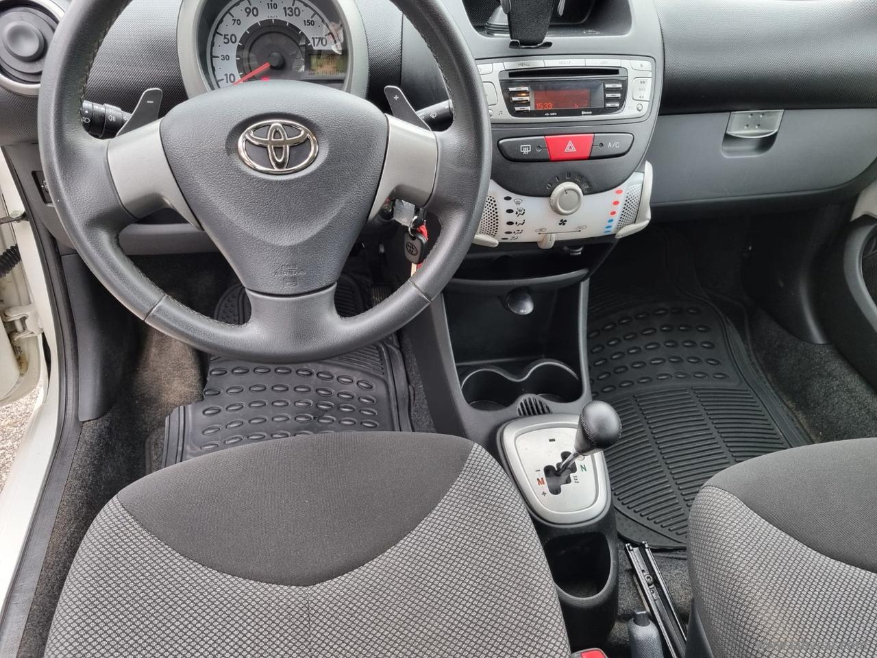 TOYOTA Aygo 1.0 12V VVT-i 5p. Lounge MMT