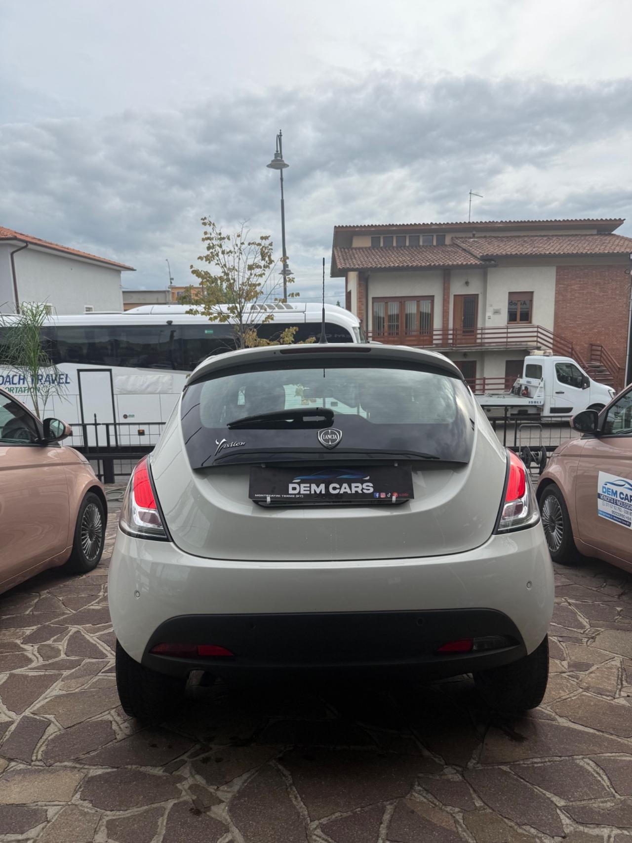 Lancia Ypsilon 0.9 TwinAir 85 CV 5 porte Metano Ecochic Elle