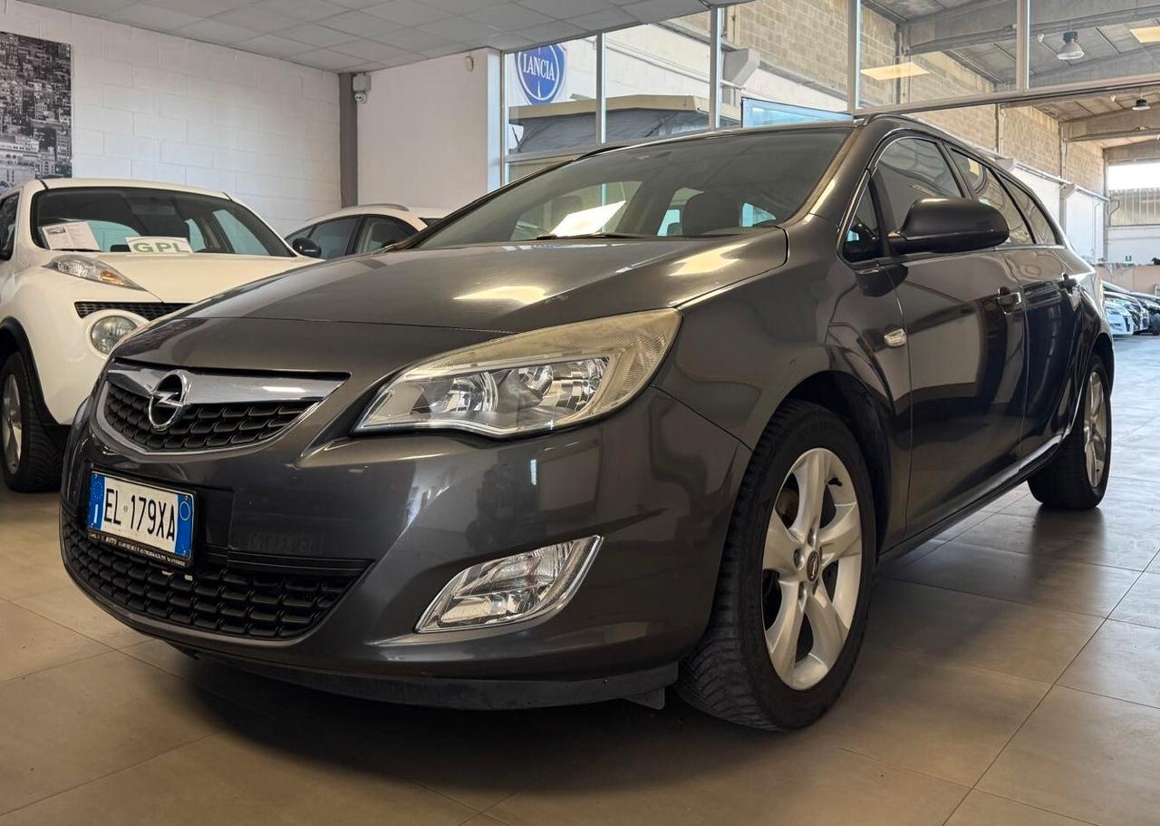 Opel Astra 1.7 CDTI 110CV Sports Tourer Cosmo