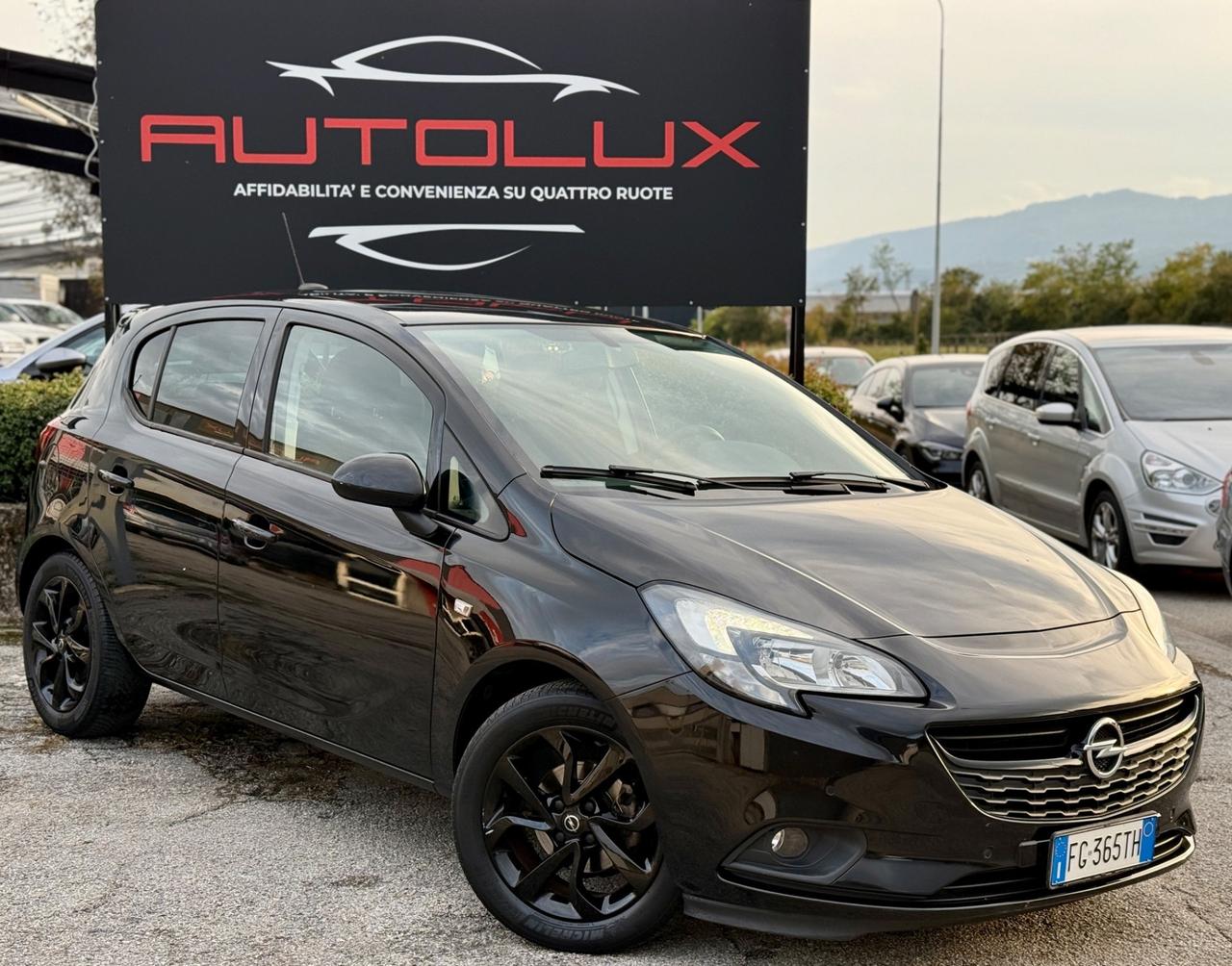 Opel Corsa 1.2 5 porte 2017 total black