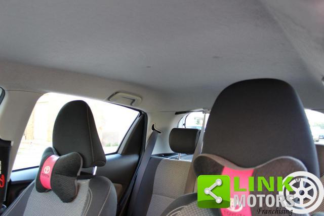 TOYOTA Yaris 1.5 Hybrid 5 porte Active cambio automatico