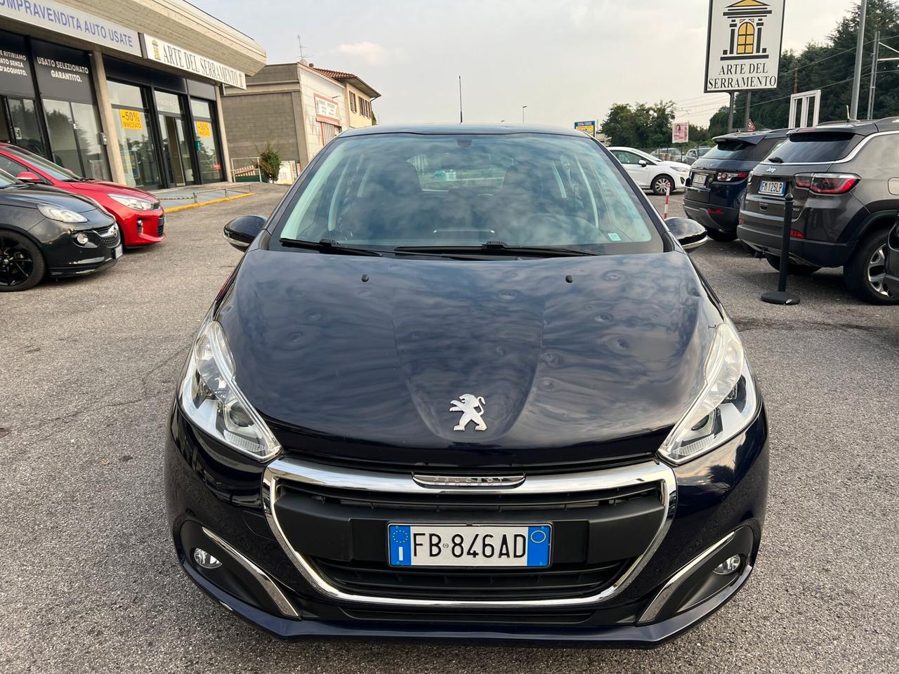 Peugeot 208 2015 5p 1.2 puretech Allure 82cv*82000km*OK NEOPAT