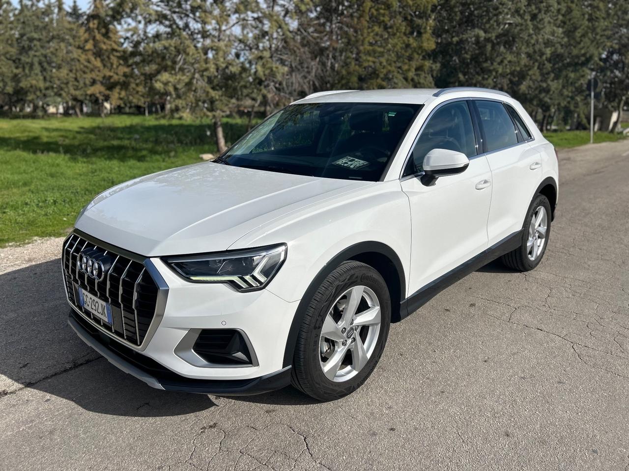 Audi Q3 35 TDI S tronic SPORT /matrix /full