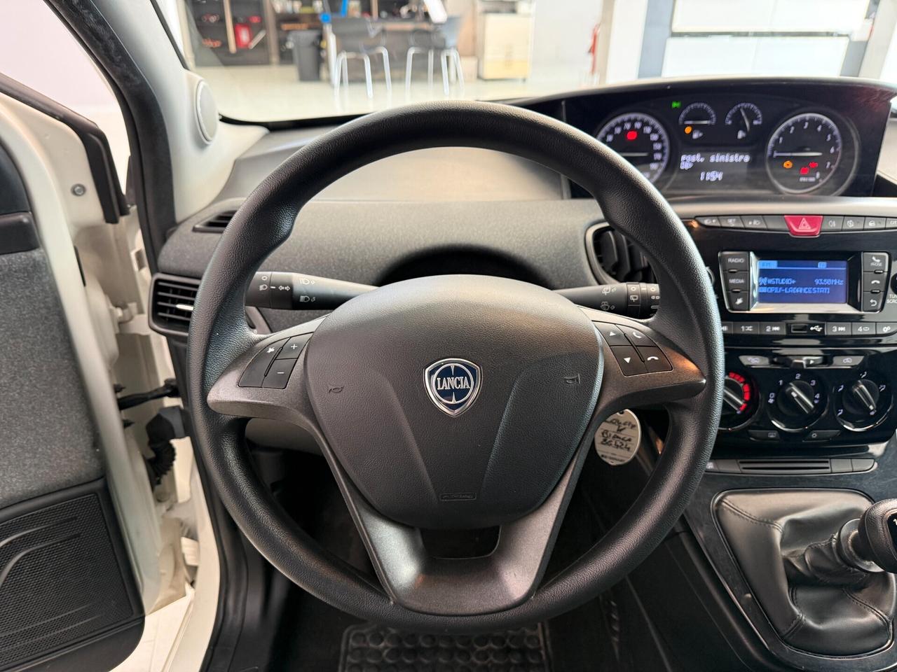 Lancia Ypsilon 1.0 FireFly 5 porte S&S Hybrid Silver