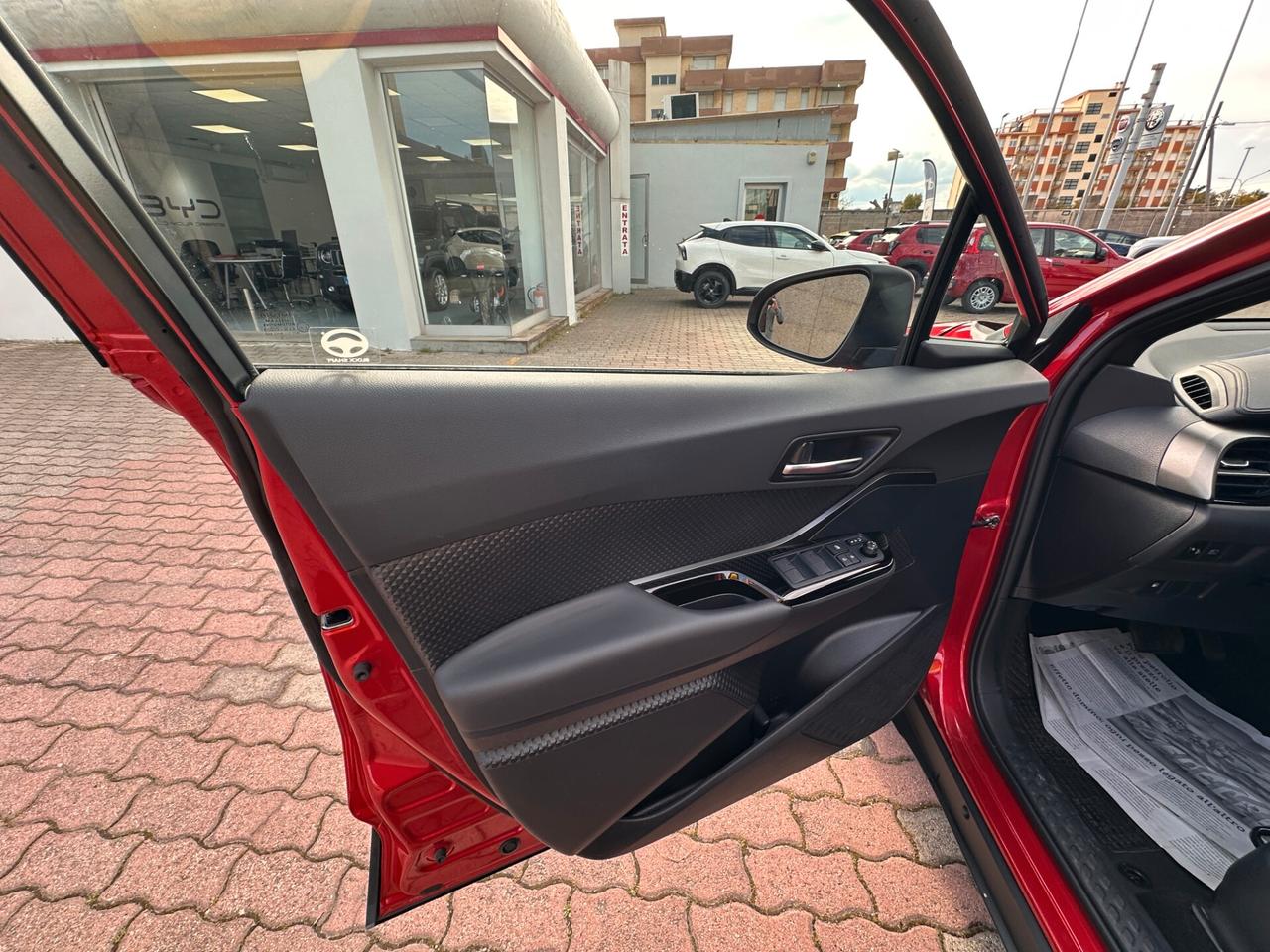 Toyota C-HR 1.8 Hybrid E-CVT Trend