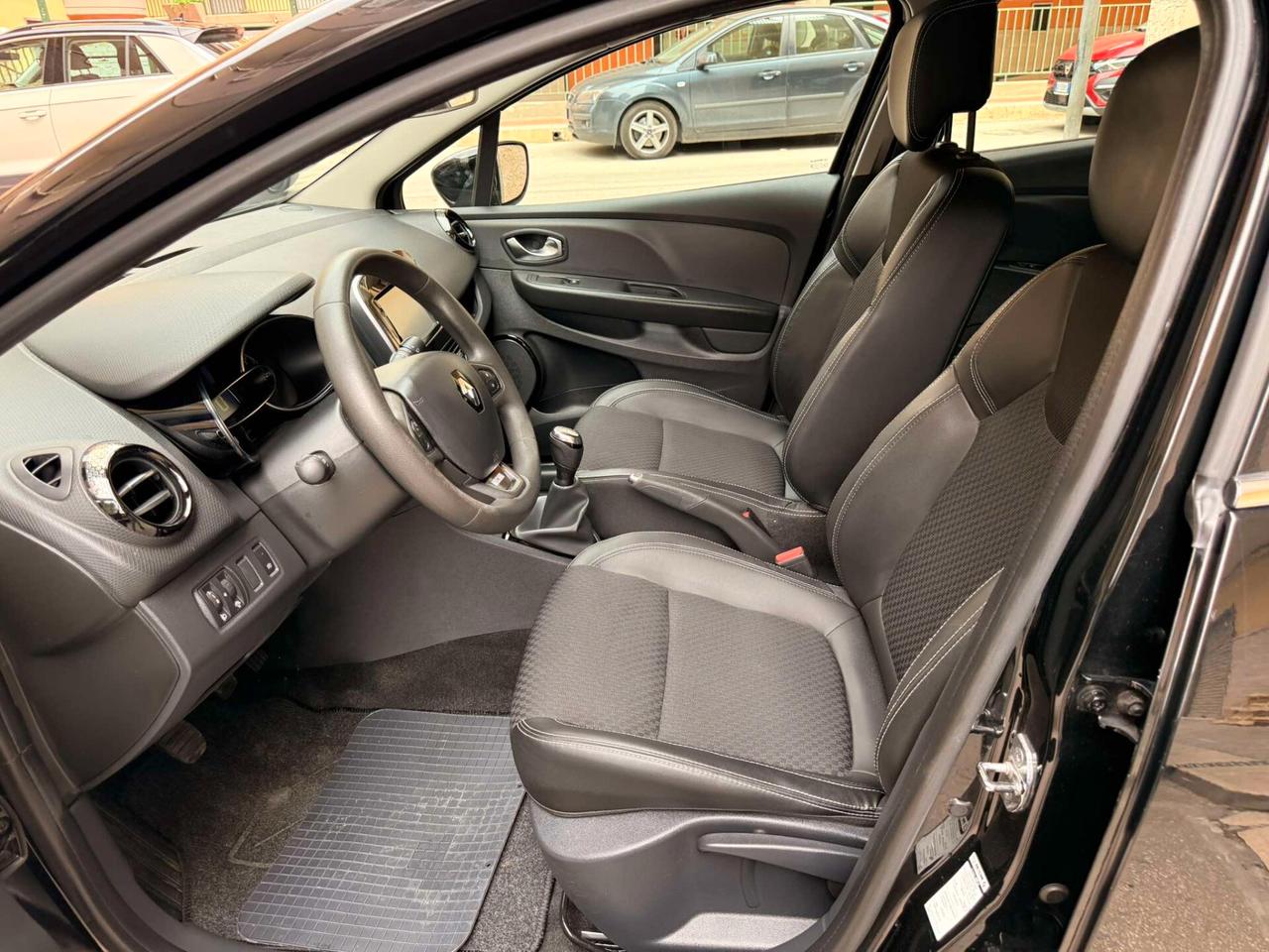 Renault Clio dCi 8V 90 CV 5 porte Moschino Intens/FULL LED/PELLE/CAMERA
