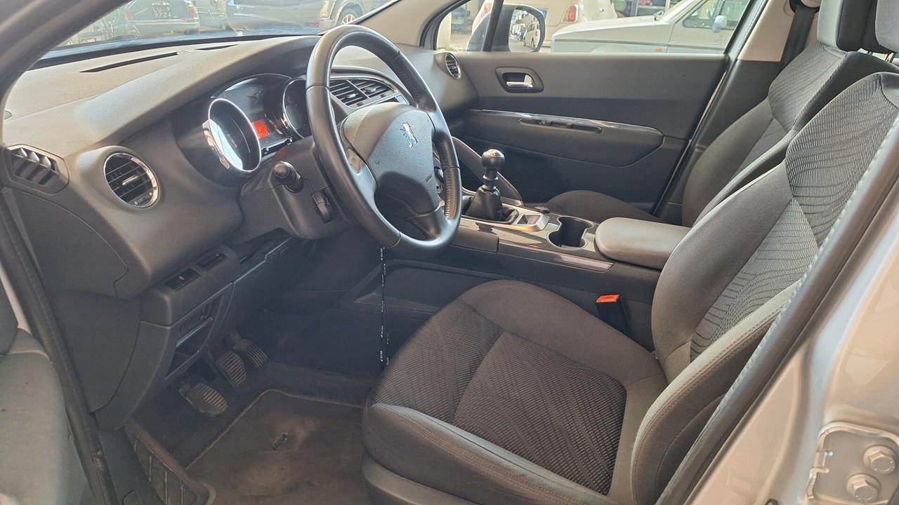 Peugeot 3008 1.6 HDi 115CV Business