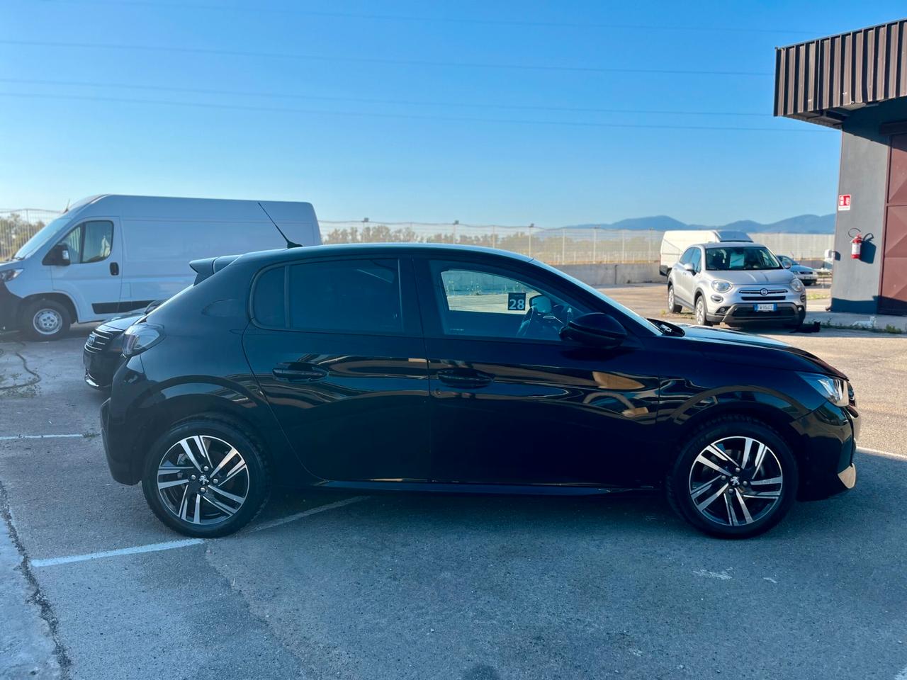 PEUGEOT 208 1.5 BlueHDi 100CV Allure Pack – AUTOCARRO N1