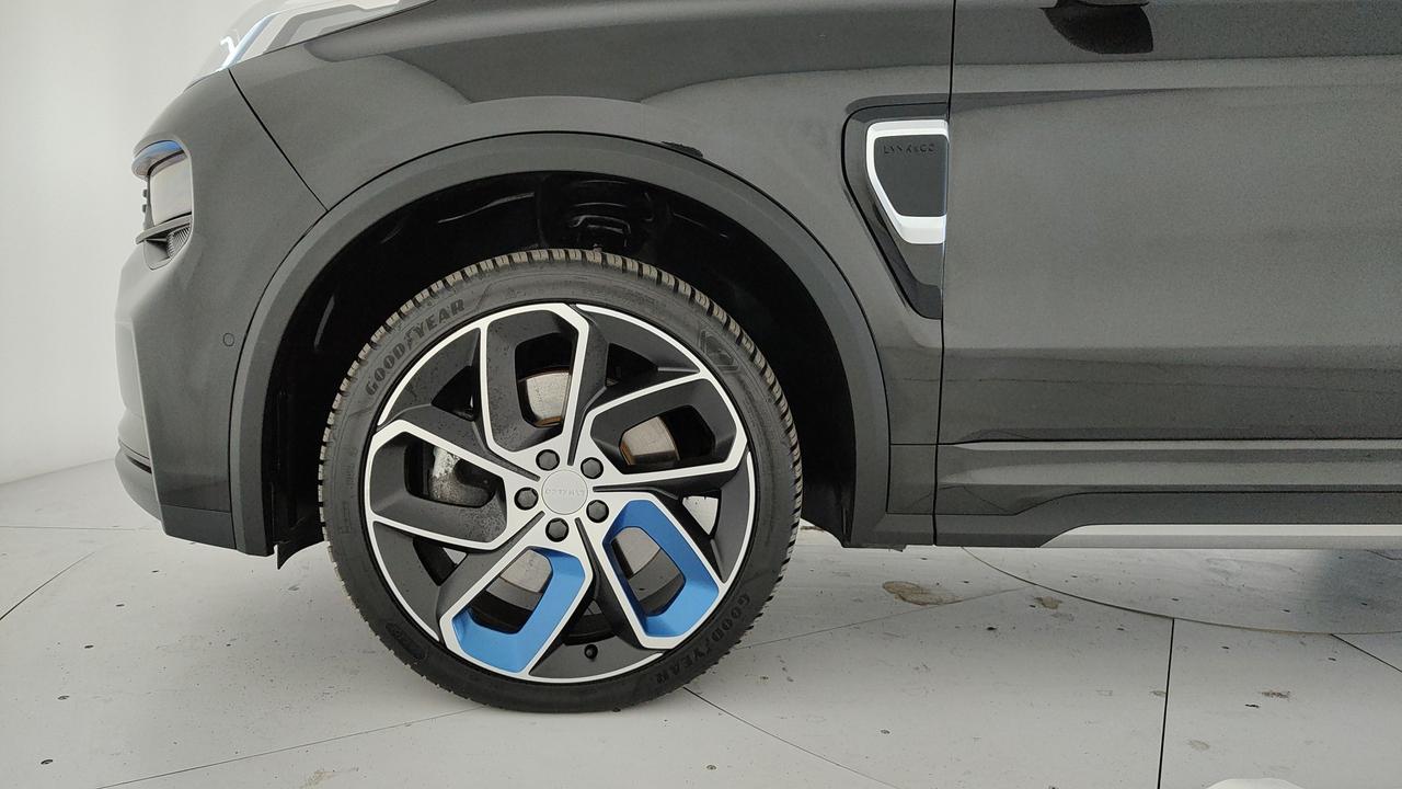 LYNK & CO 01 1.5 td phev