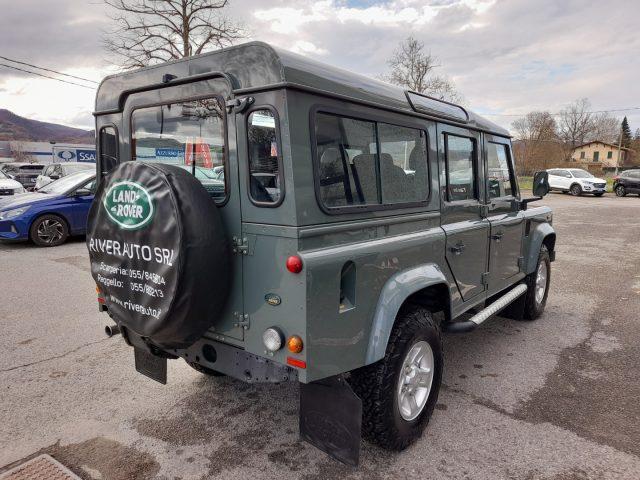 LAND ROVER Defender 110 2.4 TD4 Station Wagon 7 POSTI